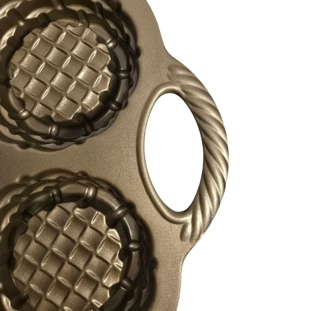 NEW Fancy‎ Nordic Ware Shortcake Baskets Pan Cast Aluminum 6 Cake Non-Stick Gold